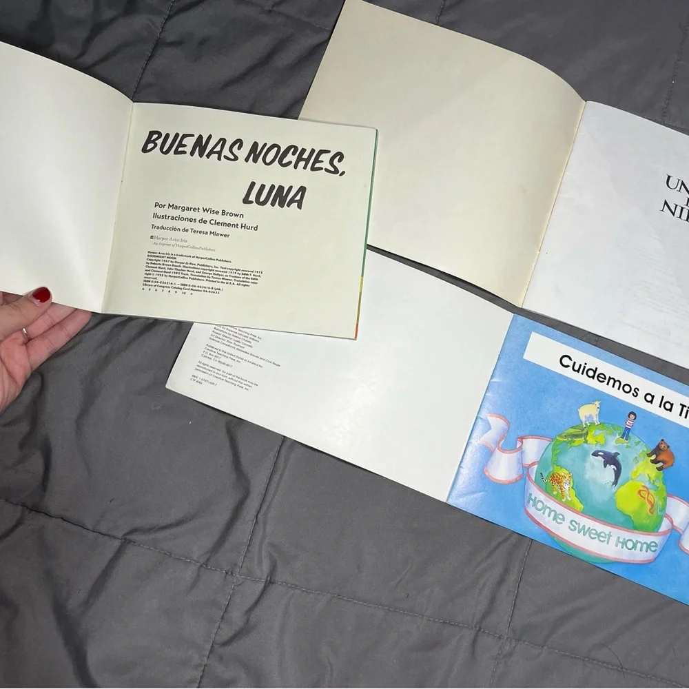 Lot‎ of 3 Spanish Children’s Books Buenas Noches Luna Un Dia De Nieve